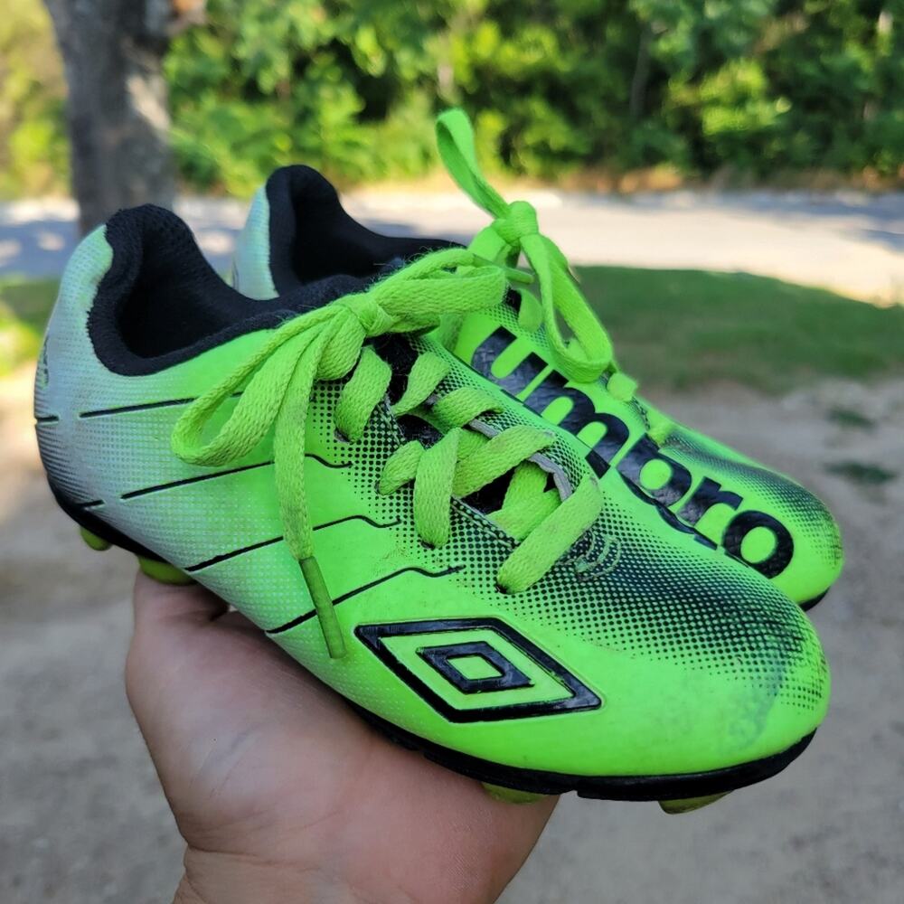 Umbro Arturo Cleats Boys 10 Kifs Lime Green Black Lace Up‎ Outdoor Soccer Shoes